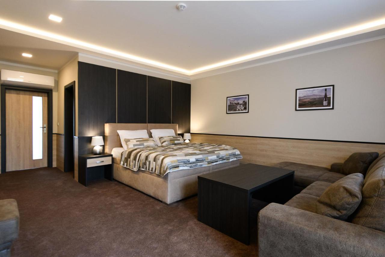 Vinarstvi U Kaplicky Hotel Zaječí Kültér fotó