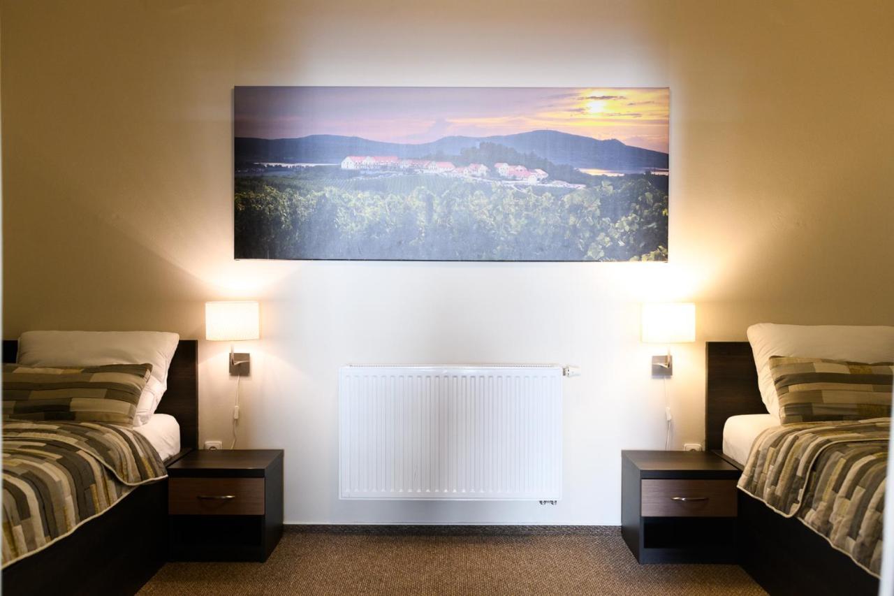 Vinarstvi U Kaplicky Hotel Zaječí Kültér fotó